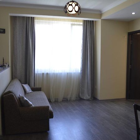 Apartment Near Park 36 Batumi Exterior photo